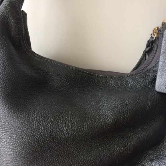 Soft Leather Shoulder Bag - Picture 4 of 7